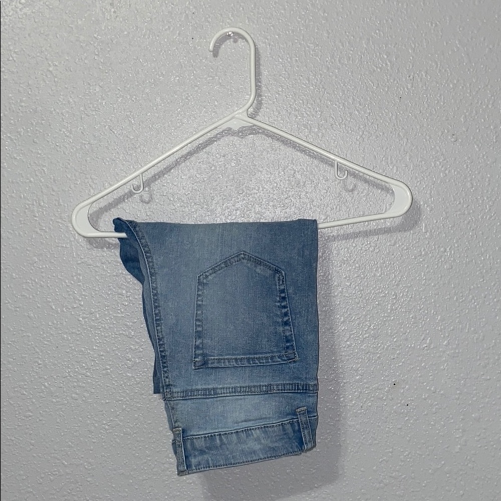 Distressed Washed Highwaisted Forever 21 Jeans